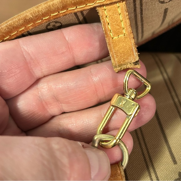 Louis Vuitton Neverfull MM Monogram - Picture 13 of 16